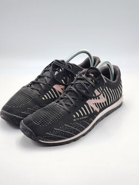 New Balance Minimus 20v7 Trainer Black with White athletic sneakers women's 9.5